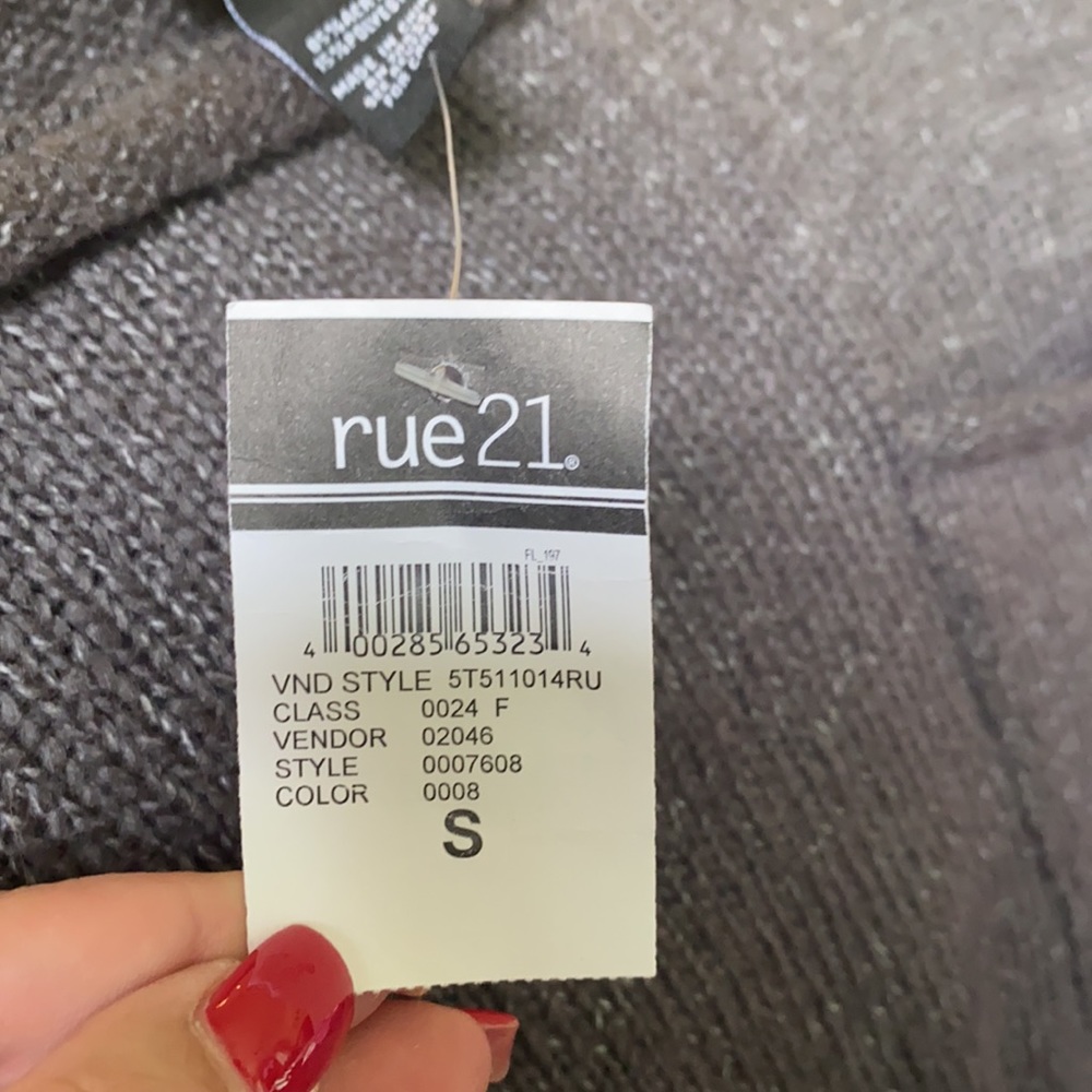 Rue21 gray sweater. Women size small - Picture 5 of 5